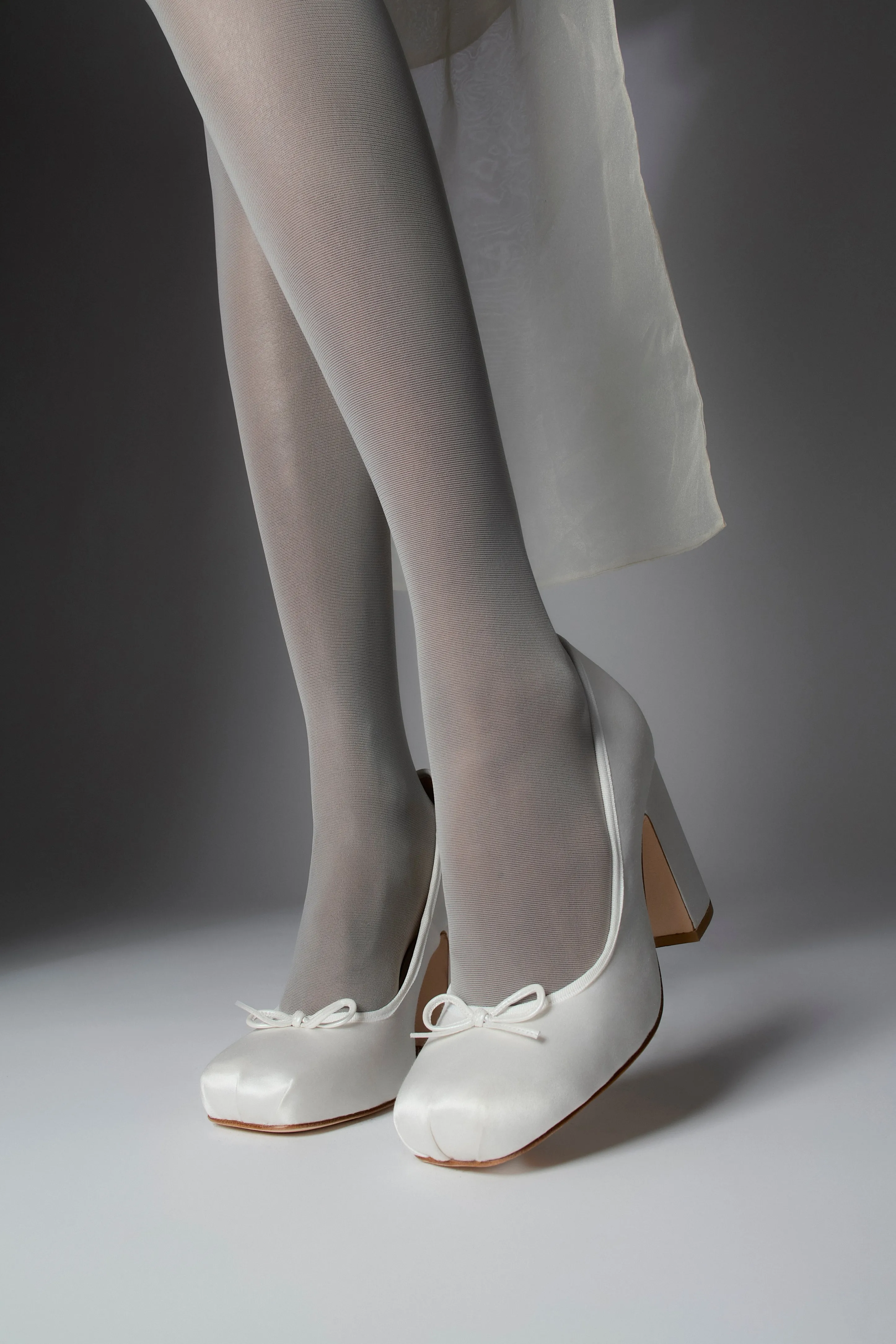 POINTE PUMP 100 IN PEARL SATIN