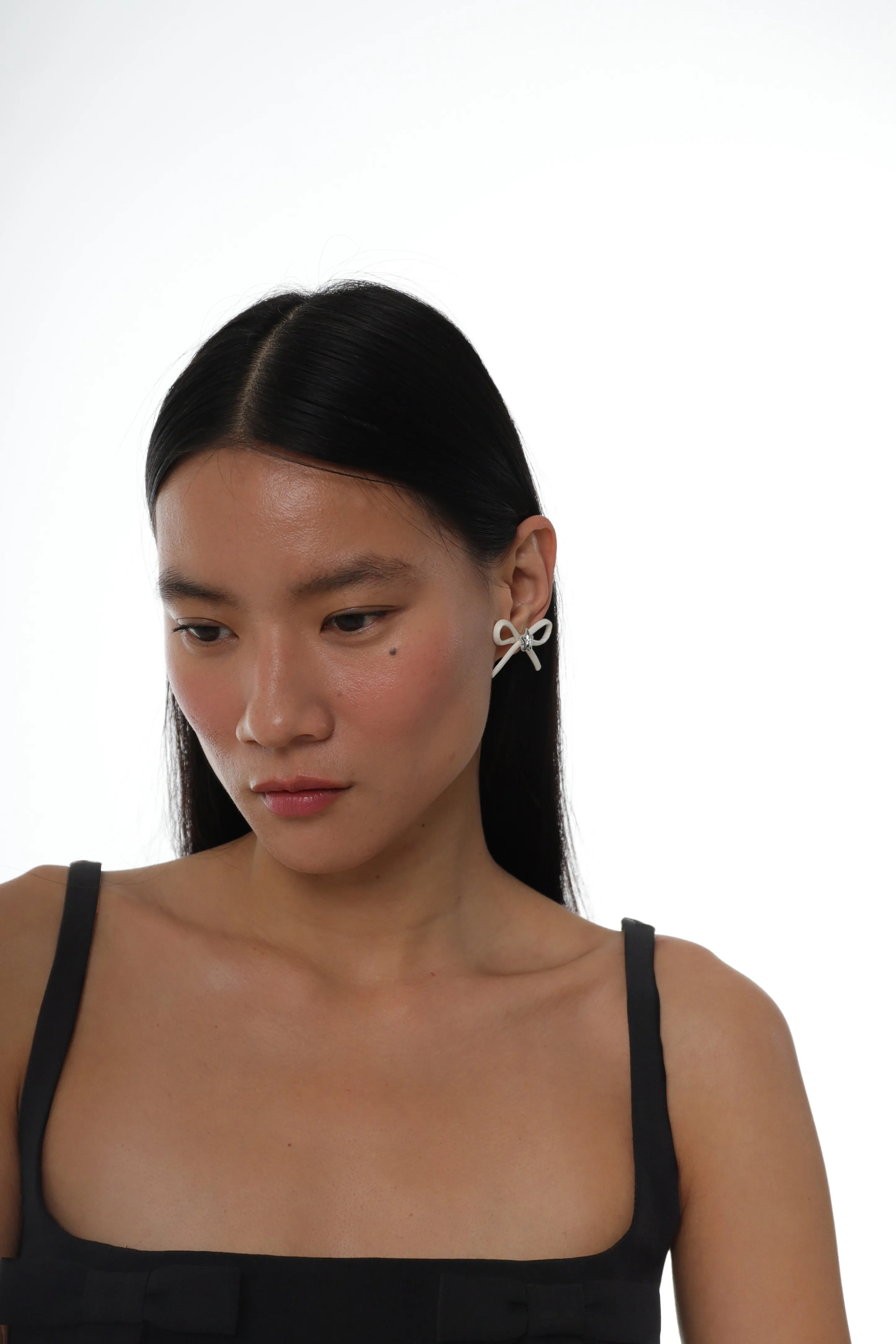 UME EARRINGS IN WHITE